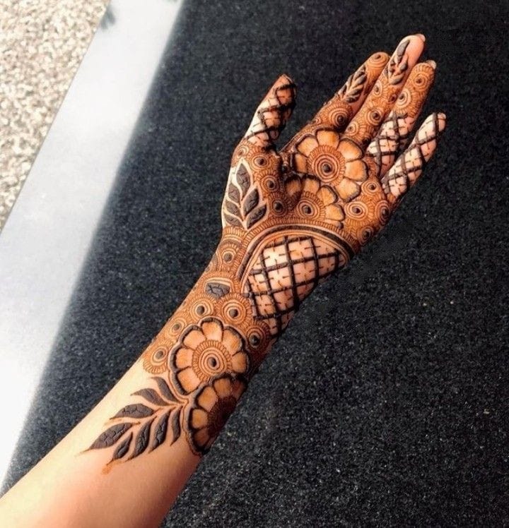 This is Front Hand Mehndi Design