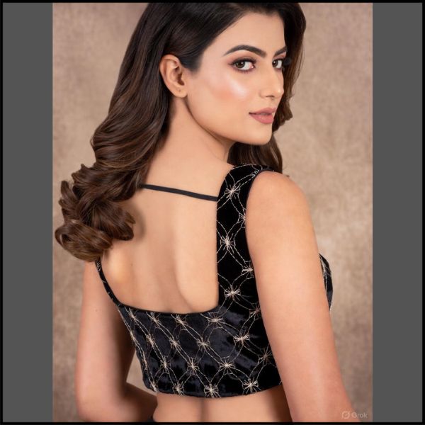 लेटेस्ट ब्लाउज डिजाइन 2026 – नए बैक नेक और स्लीव्स पैटर्न